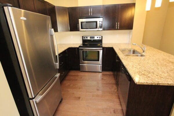 Bright 2 Bedroom + Den Condo in Desirable Montgomery! (RP084)