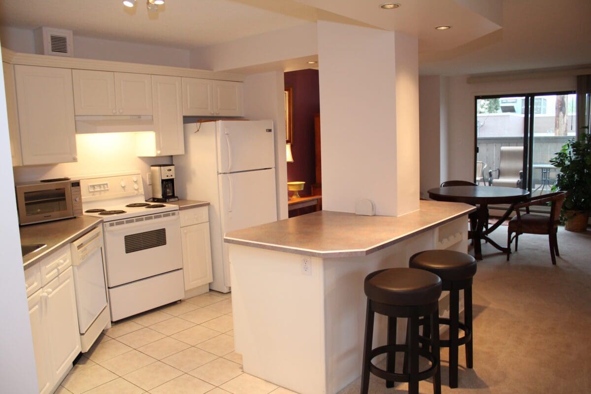Lovely Condo in West Hillhurst
