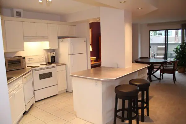 Condo in West Hillhurst (RP313)