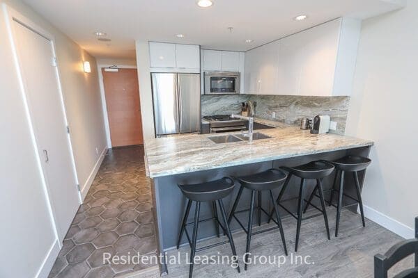 Modern 2 Bed Condo in Evolution East Village | River Views (RP103)