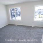 Modern 2 Bed Townhome in Rockland Park NW (RP093)