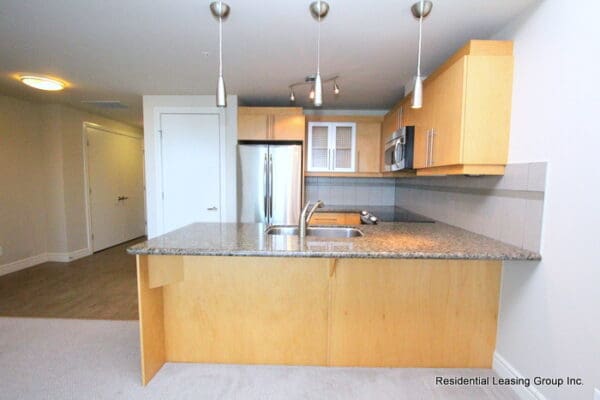 Lovely 1 Bedroom Condo