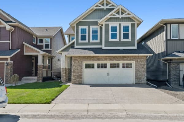 Executive 5-Bedroom Home in Cougar Ridge with Finished Basement (RP472)