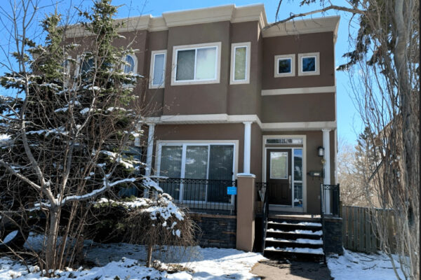 Modern 4-Bed Duplex in Killarney | July 1 Move-In (RP002)