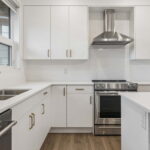 Bright 3-Bedroom Townhome in Trinity Hills SW Calgary (RP445)