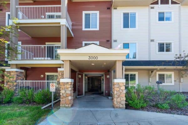 2 Bed, 2 Bath + Den Condo in Panorama Hills (RP189)