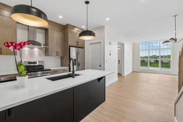 Spacious 4-Bed Townhome | Alpine Park | Finished Basement (RP468)