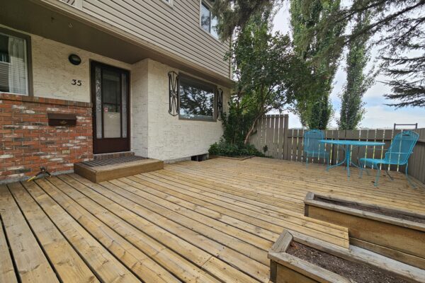 Corner Townhouse with Flexible Living & Outdoor Space (RP428)